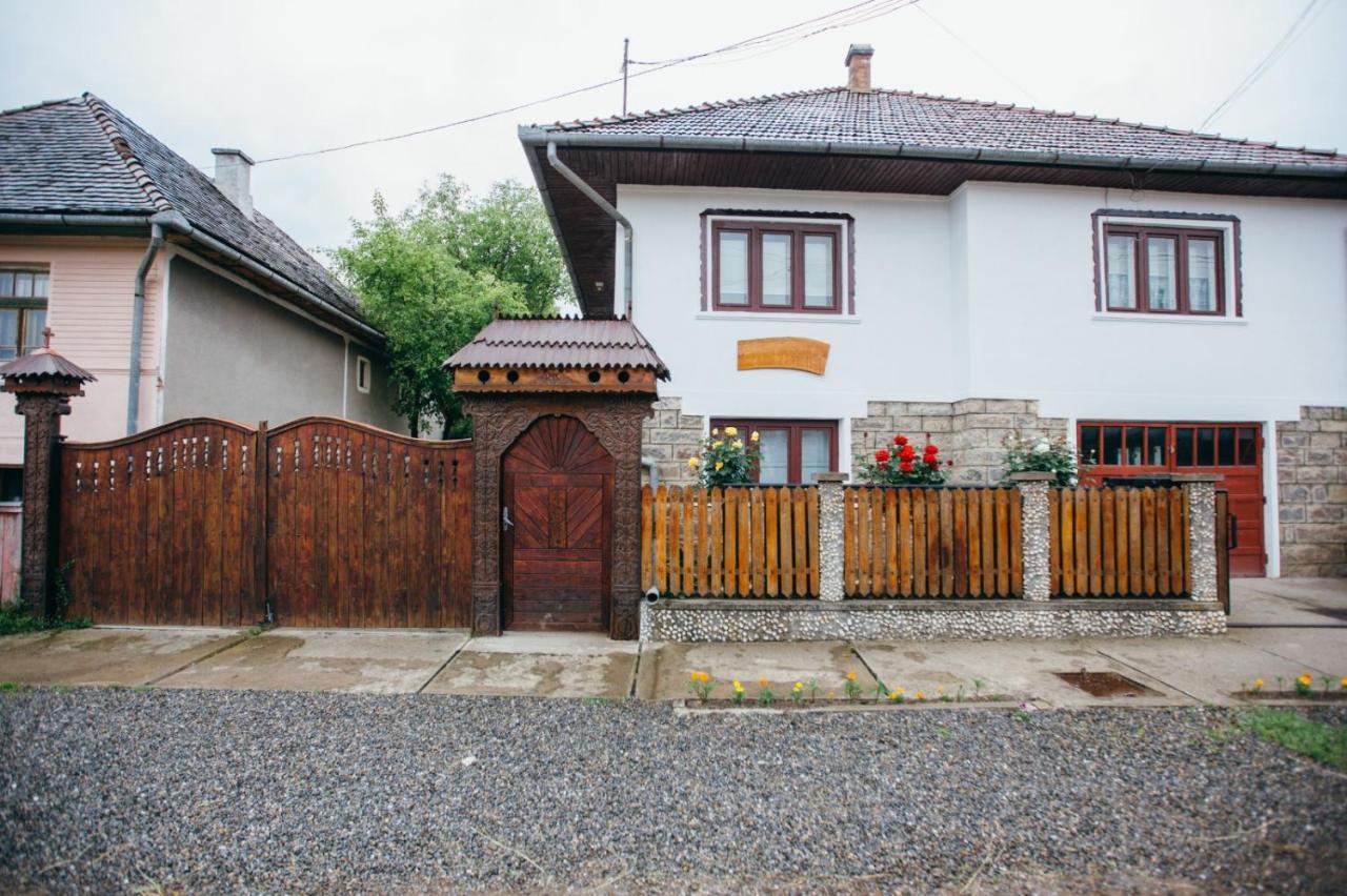 Gyongyvirag Panzio Hotel Lupeni  Exterior foto